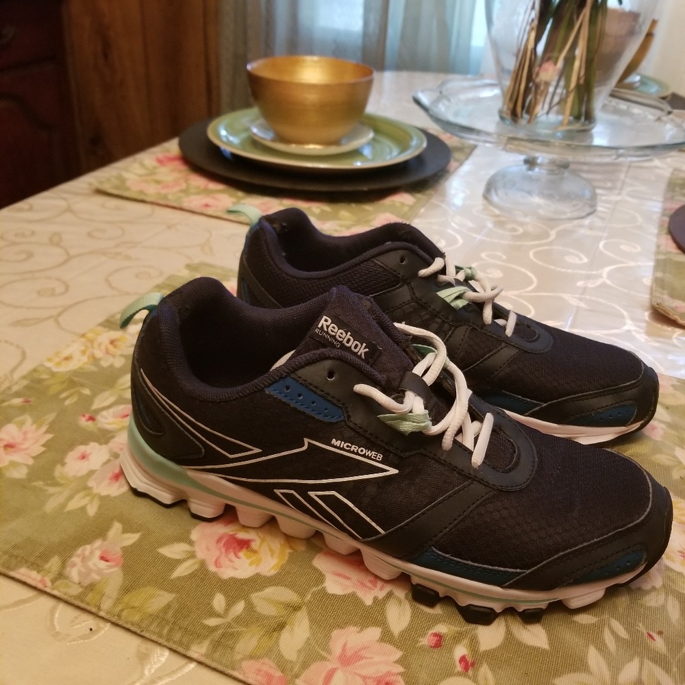 Men's Reebok sneakers